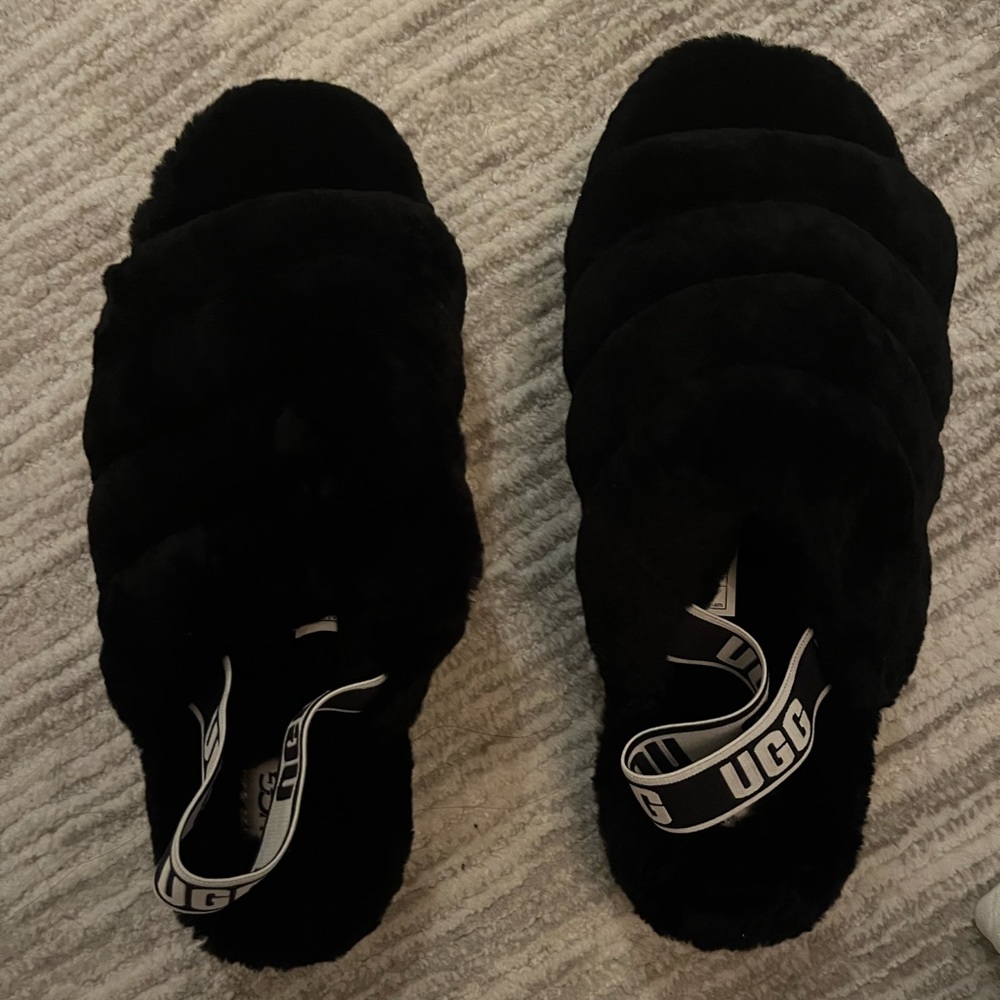 NWOT UGG Plush Puff Slipper